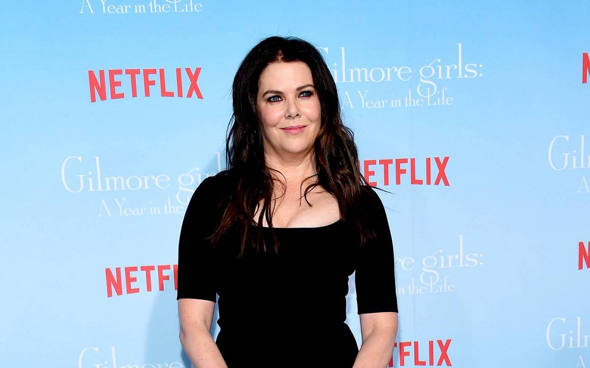 Lorelai z Gilmorových děvčat nedávno oslavila 54 let a vypadá stále skvěle. Víte, kterého seriálového kolegu sbalila? Lorelai z Gilmorových děvčat nedávno oslavila 54 let a vypadá stále skvěle. Víte, kterého seriálového kolegu sbalila?