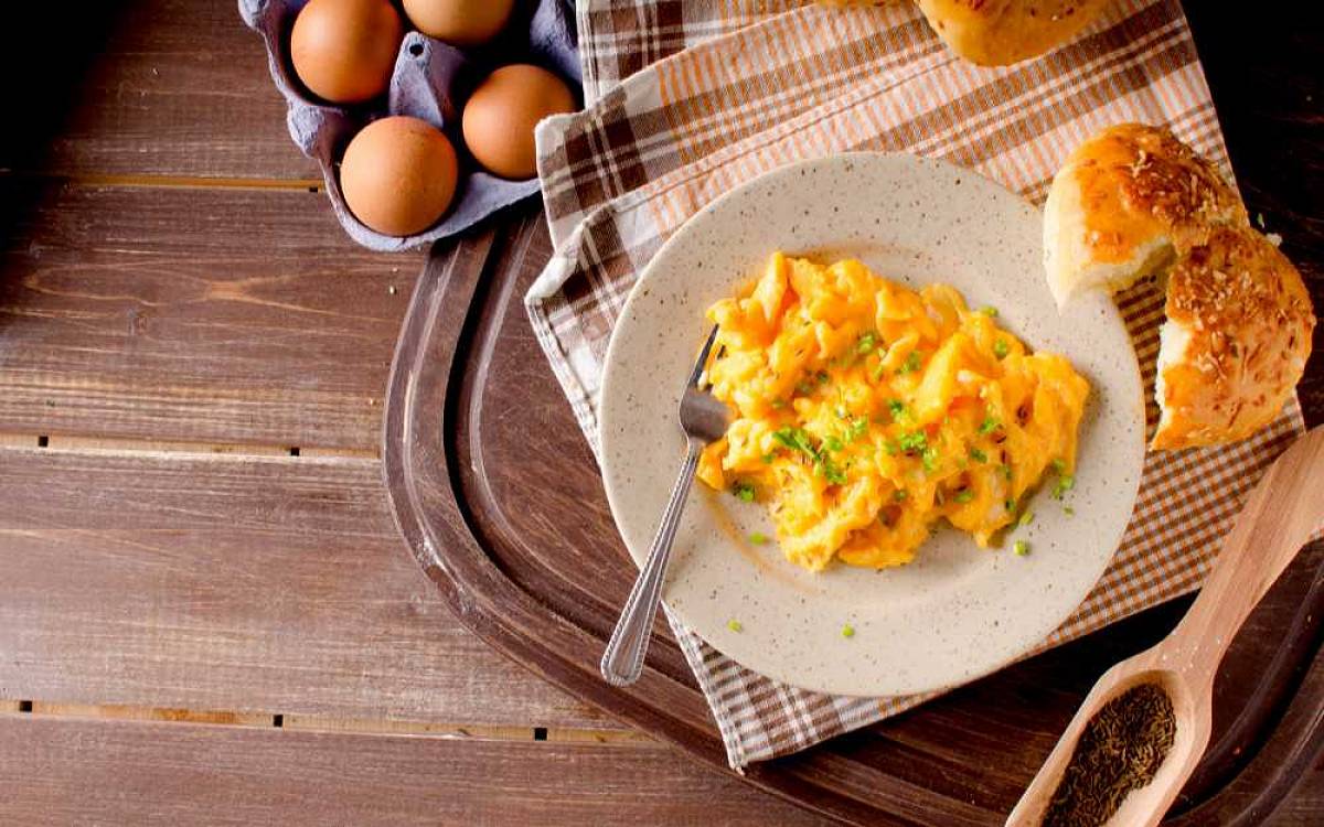 Jak vyrobit dokonalá míchaná vejce. Odborníci nedoporučují používat populární doplněk