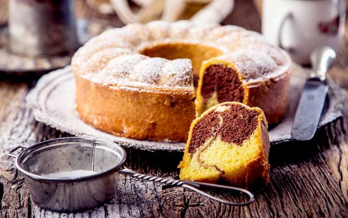 Mramorová hrníčková bábovka – jednoduchý recept k pohodovému pečení Mramorová hrníčková bábovka – jednoduchý recept k pohodovému pečení
