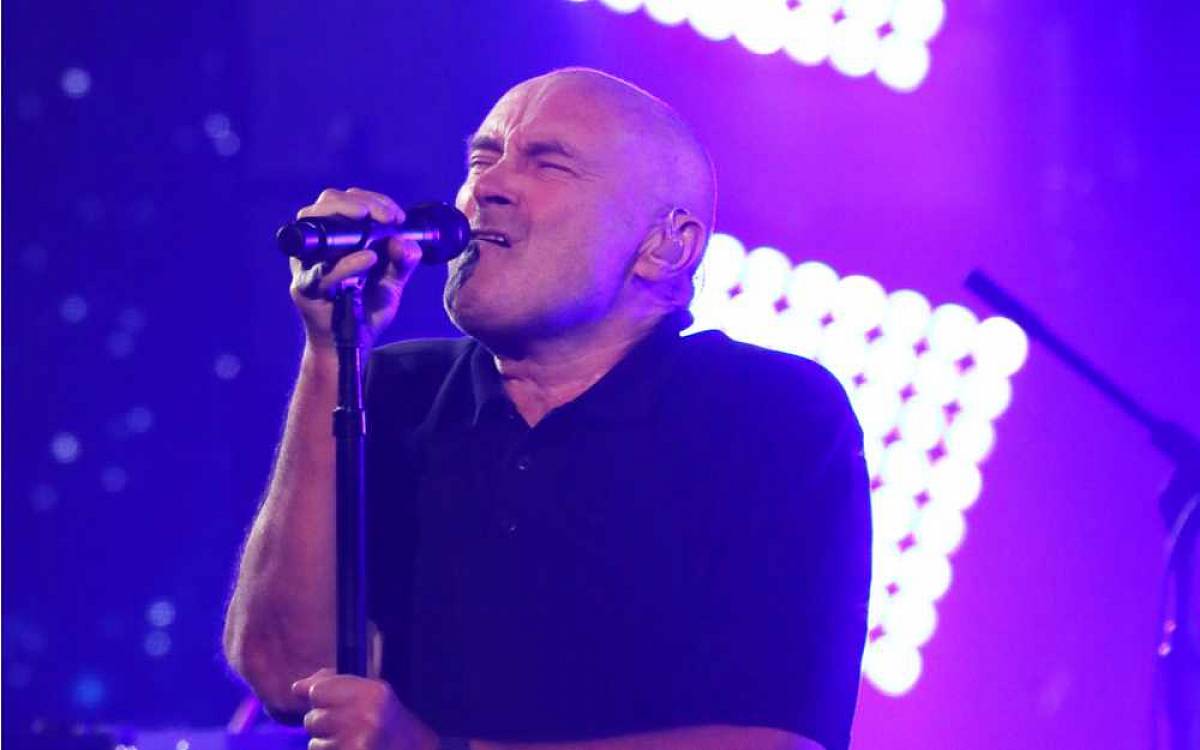 Phil Collins slaví 70. narozeniny a navzdory svému věku a vleklým zdravotním problémům plánuje program na rok 2021 Phil Collins slaví 70. narozeniny a navzdory svému věku a vleklým zdravotním problémům plánuje program na rok 2021