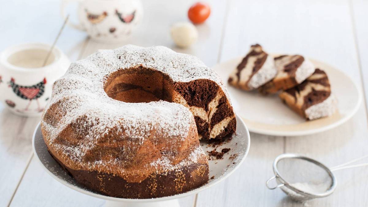Nadýchaná bílková bábovka vás přenese do dětství Nadýchaná bílková bábovka vás přenese do dětství
