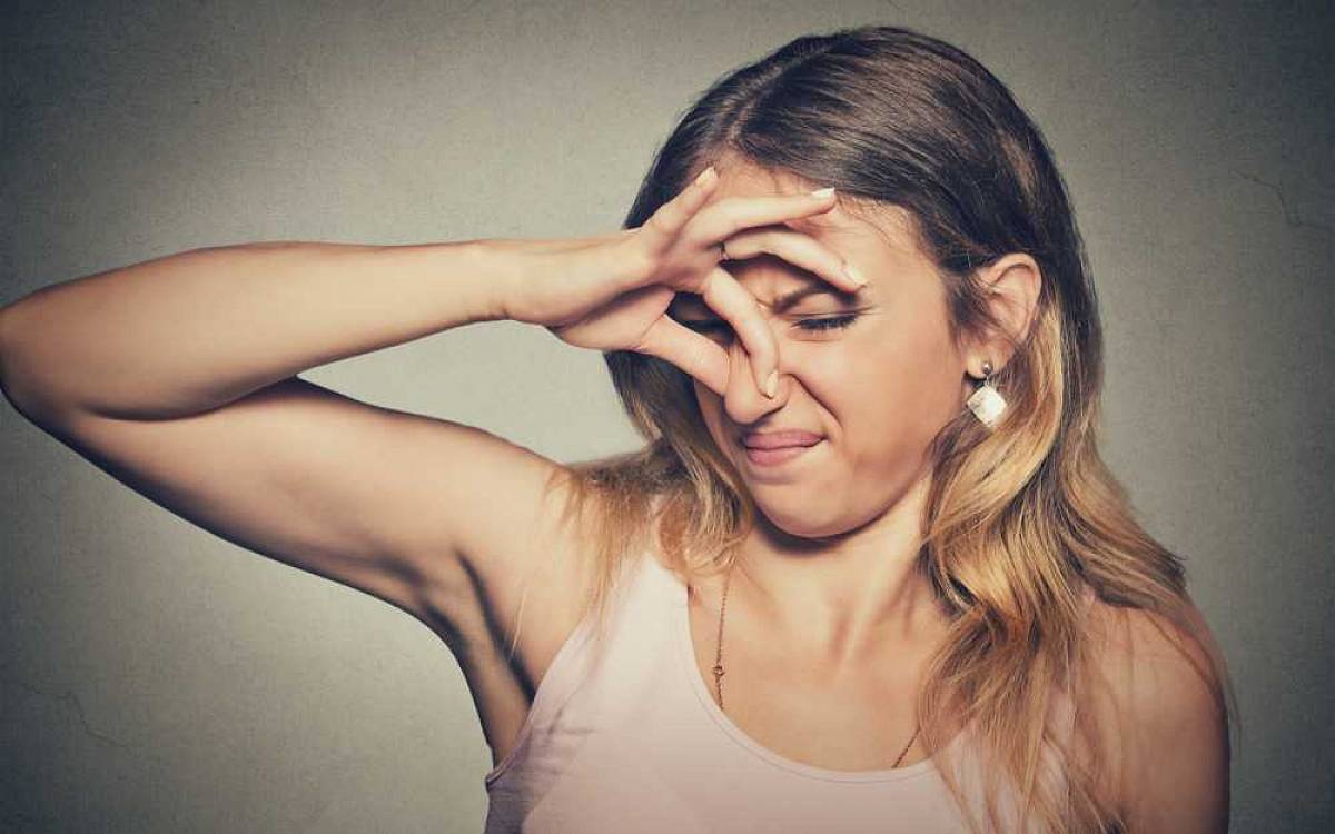 Erika (25): partnerovi to „tam dole“ odporně zapáchá a já nevím, jak mu to říct. Co na to psycholog Erika (25): partnerovi to „tam dole“ odporně zapáchá a já nevím, jak mu to říct. Co na to psycholog