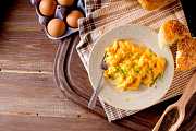 Jak vyrobit dokonalá míchaná vejce. Odborníci nedoporučují používat populární doplněk