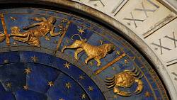 Horoskop na 2. dubnový víkend: Panny budou konat dobré skutky, Lvi pomohou potřebným