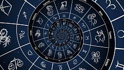 Denní horoskop na 2.6. 2025: Láska na dosah, ale čeká vás rozhodující pracovní okamžik, který změní váš směr