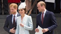Britská královská rodina již řadu let vnáší do módní kultury řadu trendů, přečtěte si deset z nich
