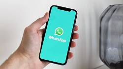 Od října se bude platit za zprávy přes WhatsApp. Zde je přehled cen