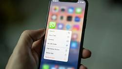 Tento vzkaz na WhatsAppu nikdy neotvírejte. Není potřeba ani  kliknutí a šmejdi ovládnou váš telefon včetně bankovnictví