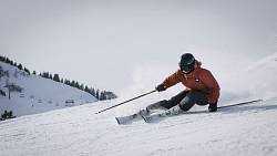 Jen 90 minut od Prahy leží zapomenutý skiareál: Sjezdovky, které trumfnou i Krkonoše