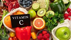Dokáže vitamin C vyléčit rýmu. Nositel Nobelovy ceny prozradil překvapivou pravdu
