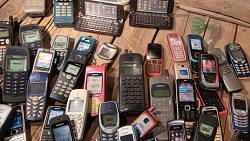 Těchto 10 starších typů mobilních telefonů má dnes pro sběratele cenu nad 20 000 Kč. Máte některý ještě doma?