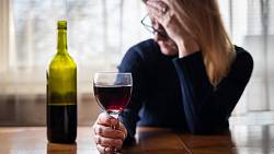 Jakým nápojům byste se měli vyhnout, když prožíváte těžké psychické období?
