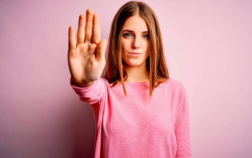 Psychická sebeobrana aneb jak se chránit před vnějšími negativními vlivy Psychická sebeobrana aneb jak se chránit před vnějšími negativními vlivy