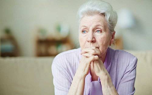 Jindřiška (61): Můj manžel začal běhat za mladými ženami. Chci se nechat rozvést, ale on nevidí důvod Jindřiška (61): Můj manžel začal běhat za mladými ženami. Chci se nechat rozvést, ale on nevidí důvod