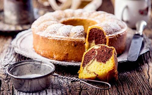 Mramorová hrníčková bábovka – jednoduchý recept k pohodovému pečení Mramorová hrníčková bábovka – jednoduchý recept k pohodovému pečení