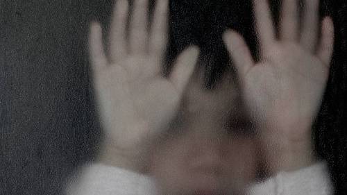 Z malé psychopatky zdravotní sestřičkou: Příběh Beth Thomasové Z malé psychopatky zdravotní sestřičkou: Příběh Beth Thomasové