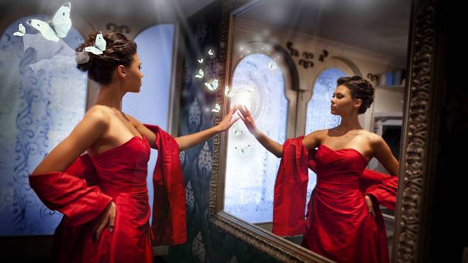 Věštba z magických zrcadel na březen: Býkům zrcadla naznačují příliv lásky, Panny budou muset snášet kruté rány osudu