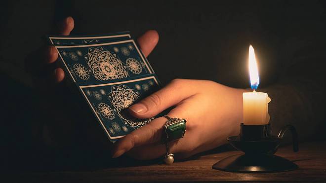 Co nám přinesou hvězdopravecké karty v květnu? Blíženci se musí naučit soustředění, Střelci budou na výsluní