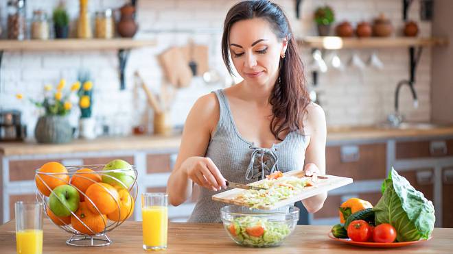 Co byste měli jíst, aby váš metabolismus fungoval i po čtyřicítce?