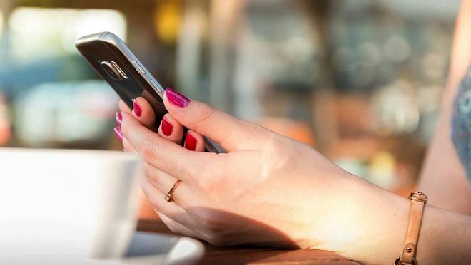 Chcete platit za mobil a internet až o 1/2 méně? Na operátorovi nezáleží. Stačí zavolat a říct jednu větu