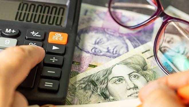 Kolik musíte mít naspořeno, abyste v Česku vyžili jen z úroků. Číslo překvapilo i bankovní experty