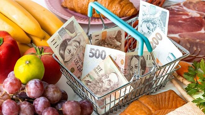 Ani Tesco ani Penny. Srovnali jsme ceny potravin v supermarketech a vítěz vyšel jednoznačný