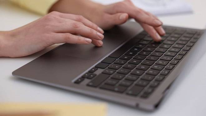 Koupil jsem na Temu notebook za 2 600 Kč. Doteď nechápu, co přišlo