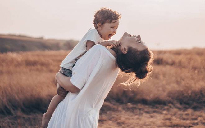 Milující maminky podle horoskopu: Jaký vliv má vaše znamení zvěrokruhu na vaše mateřství?