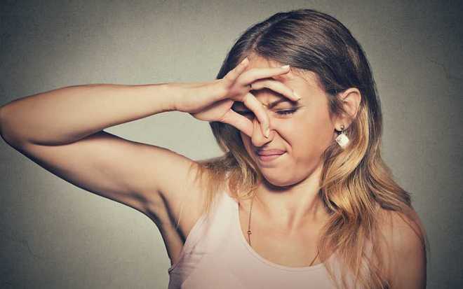 Erika (25): partnerovi to „tam dole“ odporně zapáchá a já nevím, jak mu to říct. Co na to psycholog Erika (25): partnerovi to „tam dole“ odporně zapáchá a já nevím, jak mu to říct. Co na to psycholog